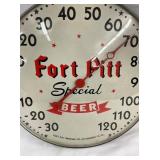 CLOSEUP VIEW THERMOMETER