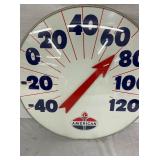 CLOSEUP VIEW AMERICAN