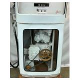 CLOSEUP VIEW GLASS VISABLE FRONT