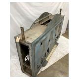 SIDE VIEW EARLY CAN SIGN