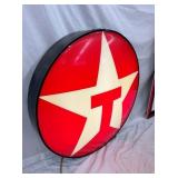 CLOSEUP VIEW LIGHTED T