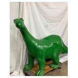 CLOSEUP STATION DINO