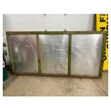 BACK VIEW EMB. KENT FEED SIGN 