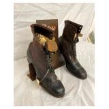 EARLY PETERS SHOE DISPLAY W/SHOES