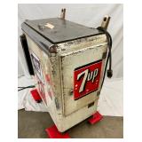 7UP MODEL 555 10CENT DRINK BOX