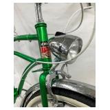 CLOSEUP W/ HEADLIGHT