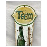 CLOSEUP VIEW TOP TEEM