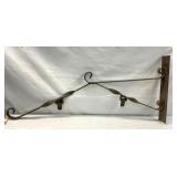 BETWEEN SIGN/HOOKS 16IN.