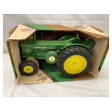 JOHN DEERE 1949/1954 W/ BOX