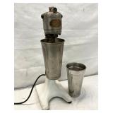 ARNOLD MIXER W/ EXTRA CUP