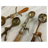COLLECTION EARLY ICE CREAM SCOOPS