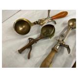 COLLECTION EARLY ICE CREAM SCOOPS