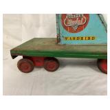 CLOSEUP OTHERSIDE YARD BIRD