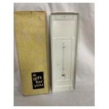 BACK VIEW THERMOMETER