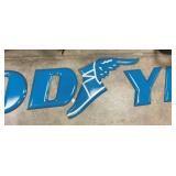 CLOSEUP VIEW W/ SHOE