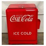EMB. DRINK COCA-COLA LIFT TOP ICE CHEST 