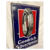 MEASURES 28X40 W/ TIRE GRAPHICS