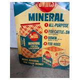 MEASURES 23 1/2 X 30