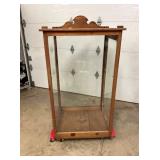 DOES HAVE CRACKED GLASS