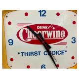 MEASURES 14 1/2 X 13 