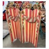 ORNATE WOODEN ROOM DIVIDER W/ LATTICE