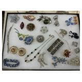 VARIOUS PIECES COSTUME JEWELRY