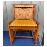 NICE MID CENTURY CHAIR 22 1/2X32