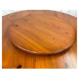 CLOSEUP VIEW TOP NICE PINE TABLE