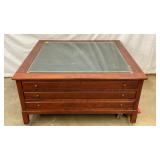 NICE BOB TIMBERLAKE COFFEE TABLE