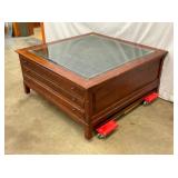 BEVELED GLASS TOP
