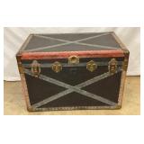 UNUSUAL FLAT TOP STEAMER TRUNK