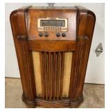 EARLY PHILCO FLOOR MODEL RADIO