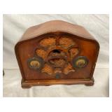 VINTAGE EMERSON RADIO 10X8