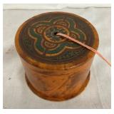 EARLY VINTAGE STRING HOLDER