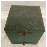 EARLY VINTAGE HAT BOX 6X7