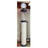 SIDE 2 VIEW GAS PUMP