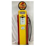 BENNETT 383B ROAR W/ GILMORE GAS PUMP