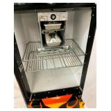 CLEAN INSIDE VIEW WORK FRIG.