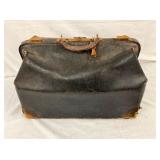 1870-1939 LEATHER DOCTORS BAG WMG IRVIN