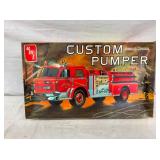 NIB AMT 1/25 SCALE FIRE TRUCK W/ BOX
