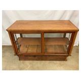 BACKVIEW OAK SHOWCASE