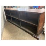 BACKVIEW STORE COUNTER