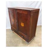 MEASURES 36(W) X 34(T) X 14 1/2 (D) 