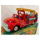 NICE TOY W/ 6 FIREMEN