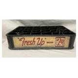 EMB. 7-UP 24 BOTTLE CARRIER 18X17