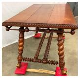 TWIST LEGS W/BALL AND CLAW FEET