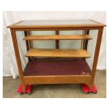 48X41 OAK FLOOR MODEL SHOWCASE