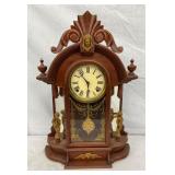 NICE JENNY LEAN MANTLE CLOCK