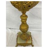 CLOSEUP W/ FOOTED BASE