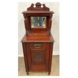 VICTORIAN WALNUT KINLEN CUPBOARD